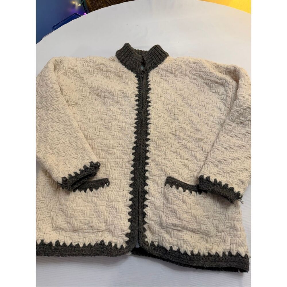 C.C.H. Imports 100% Virgin Wool Ecuador Sweater Cardigan Jacket Size L/XL